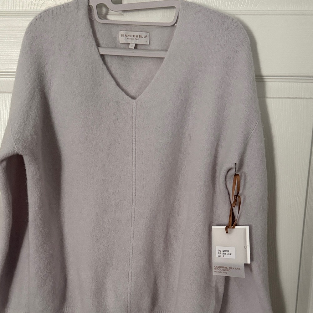 Bianco&Blu Women's Light Pearl Lilac V-Neck Sweater